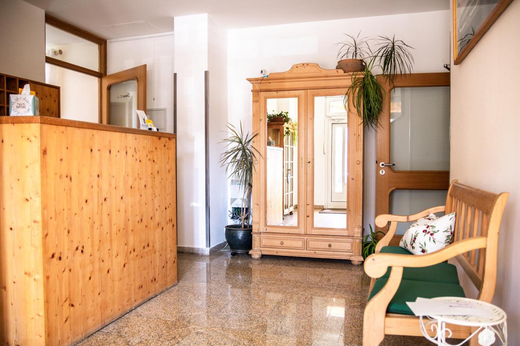 Wuermtalhof Pension & Wirtshaus Мюнхен Екстер'єр фото